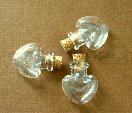 Набор стеклянных бутылочек с пробкой "Сердечко" 21*21*6 мм, уп.- 3 шт.